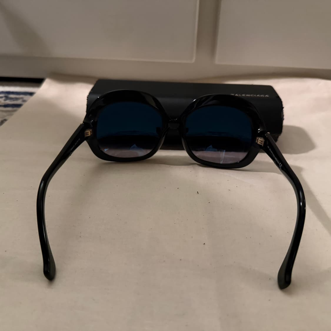 발렌시아가 오버사이즈 그레디언트 선글라스 상품이미지5