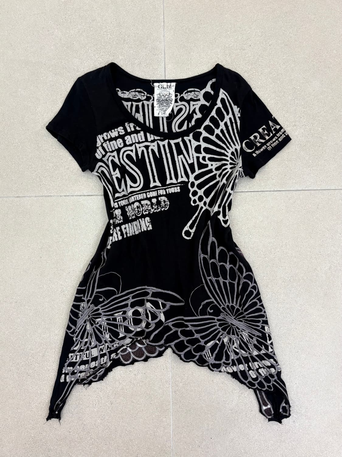 글리츠 나비 레터링 반팔 상품이미지1