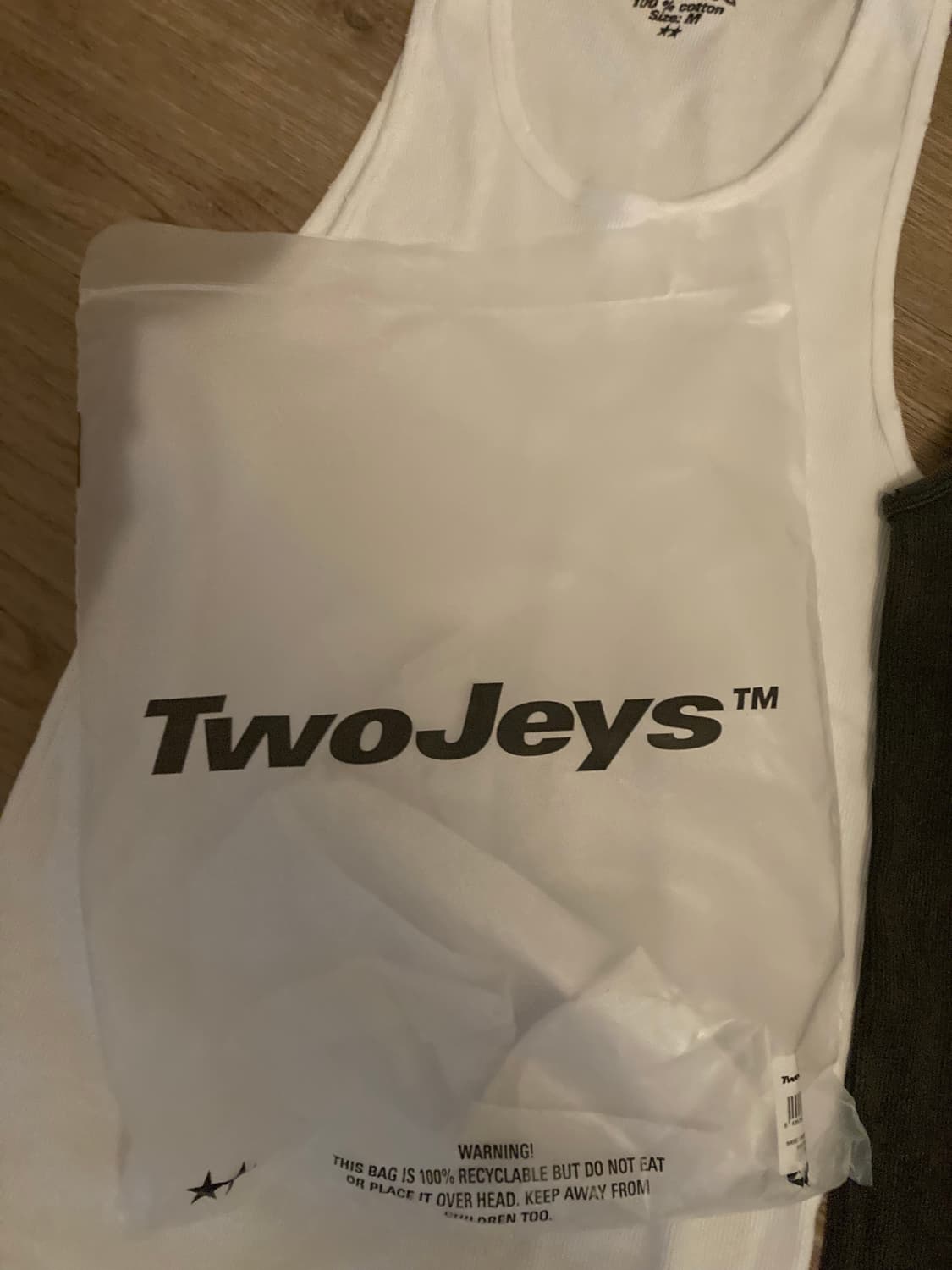 투제이스 twojeys 나시 팝니다 슬리브리스 상품이미지3