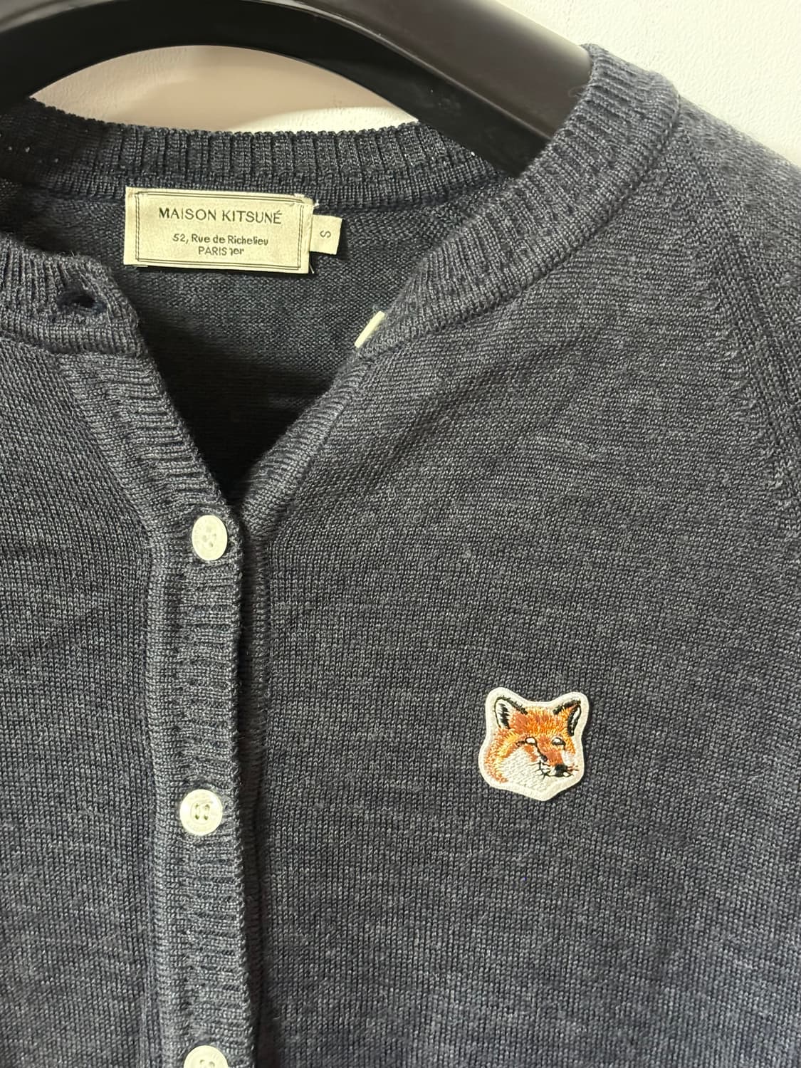 정품 메종키츠네 폭스헤드 울 네이비 가디건 상품이미지2