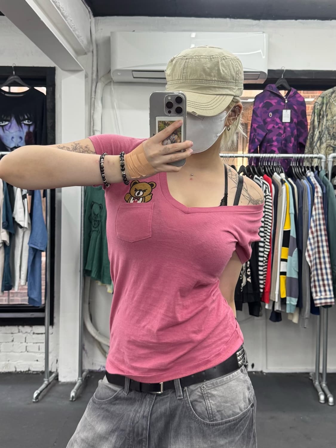 히스테릭 글래머 퍽베어 브이넥 티셔츠 상품이미지1