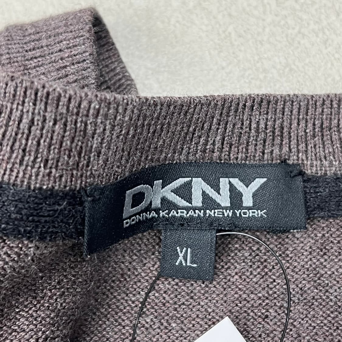 DKNY 브이넥 니트 s09055 상품이미지5