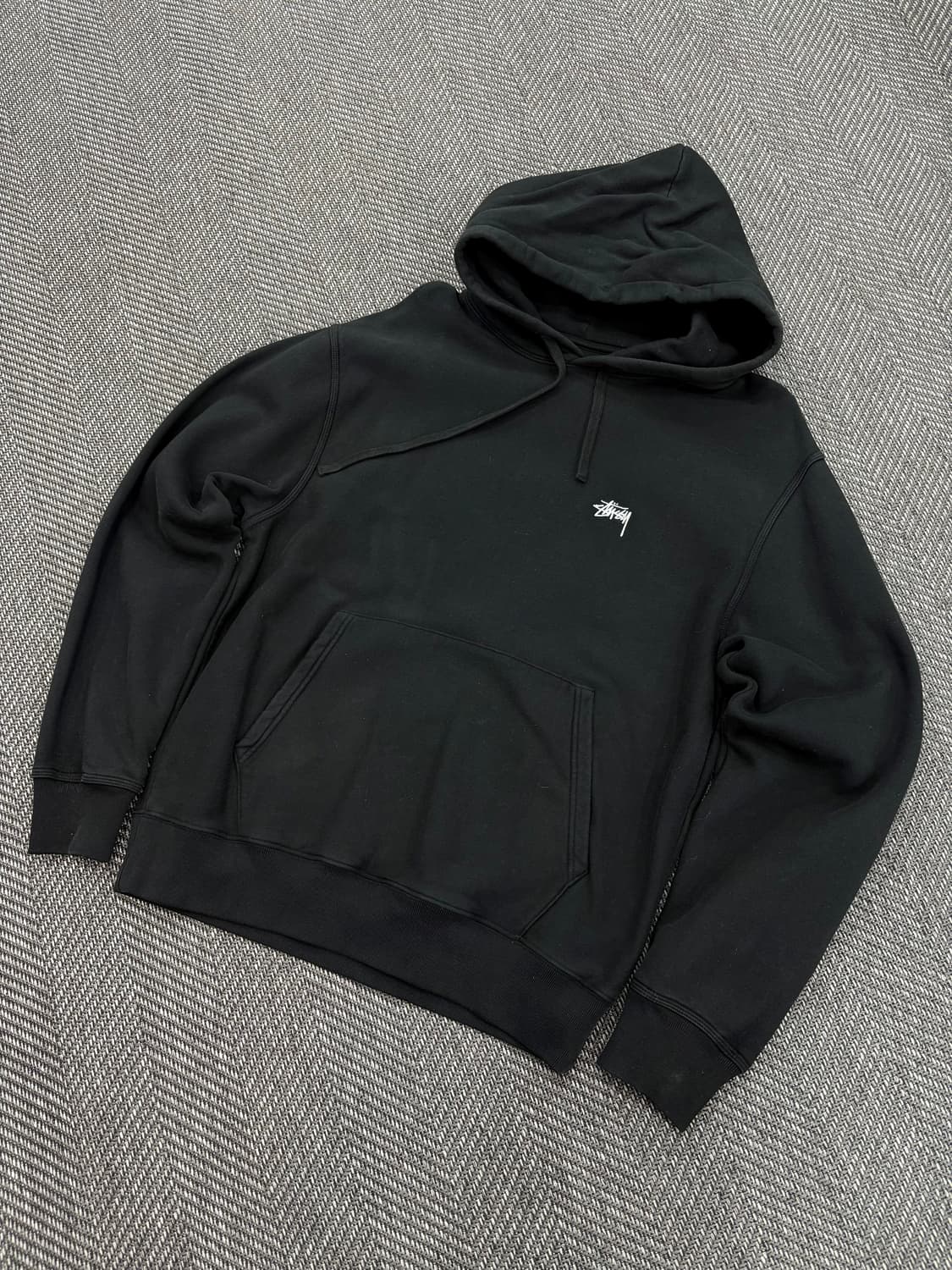 스투시 후드티 블랙 상품이미지1