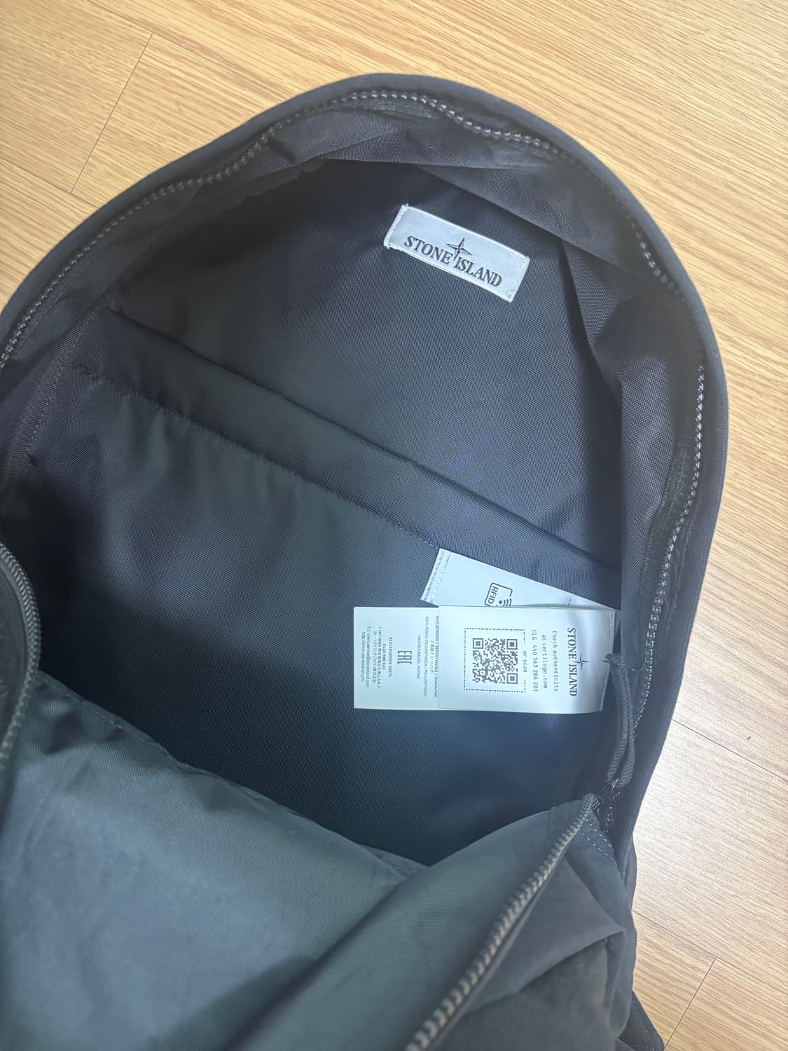 택있음) 스톤아일랜드 25ss 나일론 백팩 상품이미지5