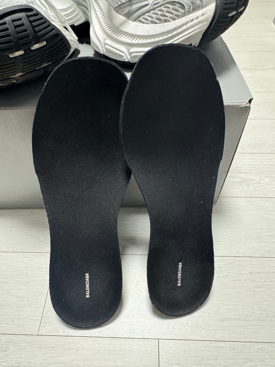 이번주거래시[40] 발렌시아가 10XL 화이트[사진 추가] 상품이미지2