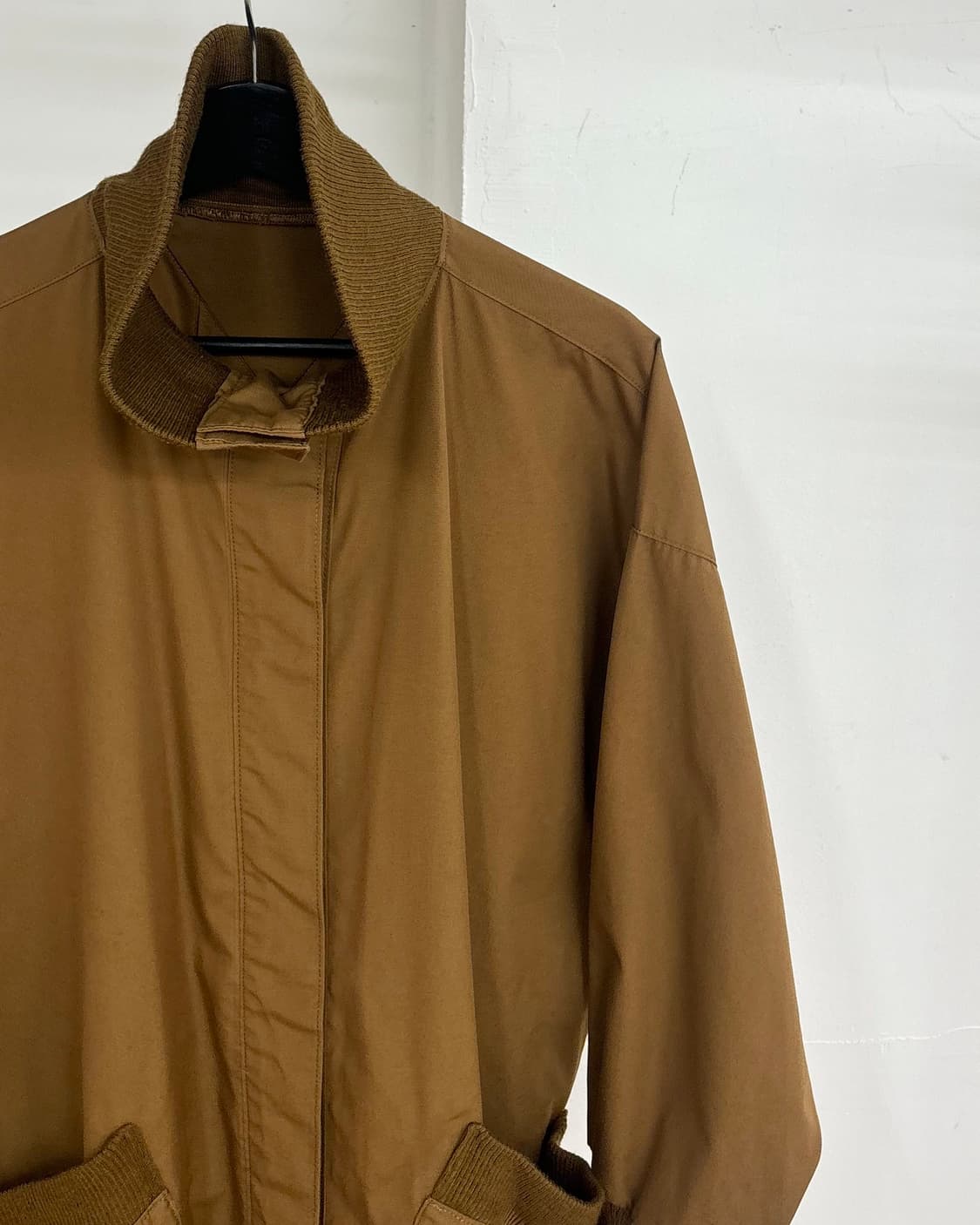 이세이미야케 디자인스튜디오 브라운 하이넥 롱 코트 상품이미지4