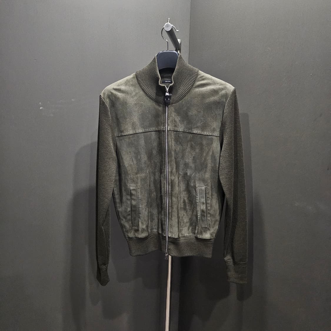 톰포드 카프스킨 스웨이드 & 울 봄버 재킷 상품이미지1