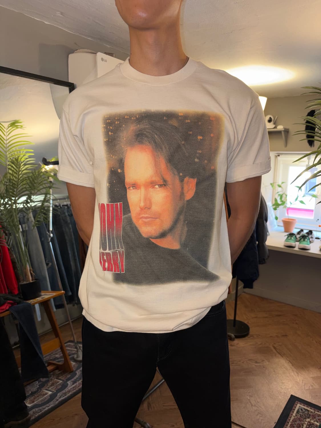 90‘s John Berry Standing on the Edge T 상품이미지3