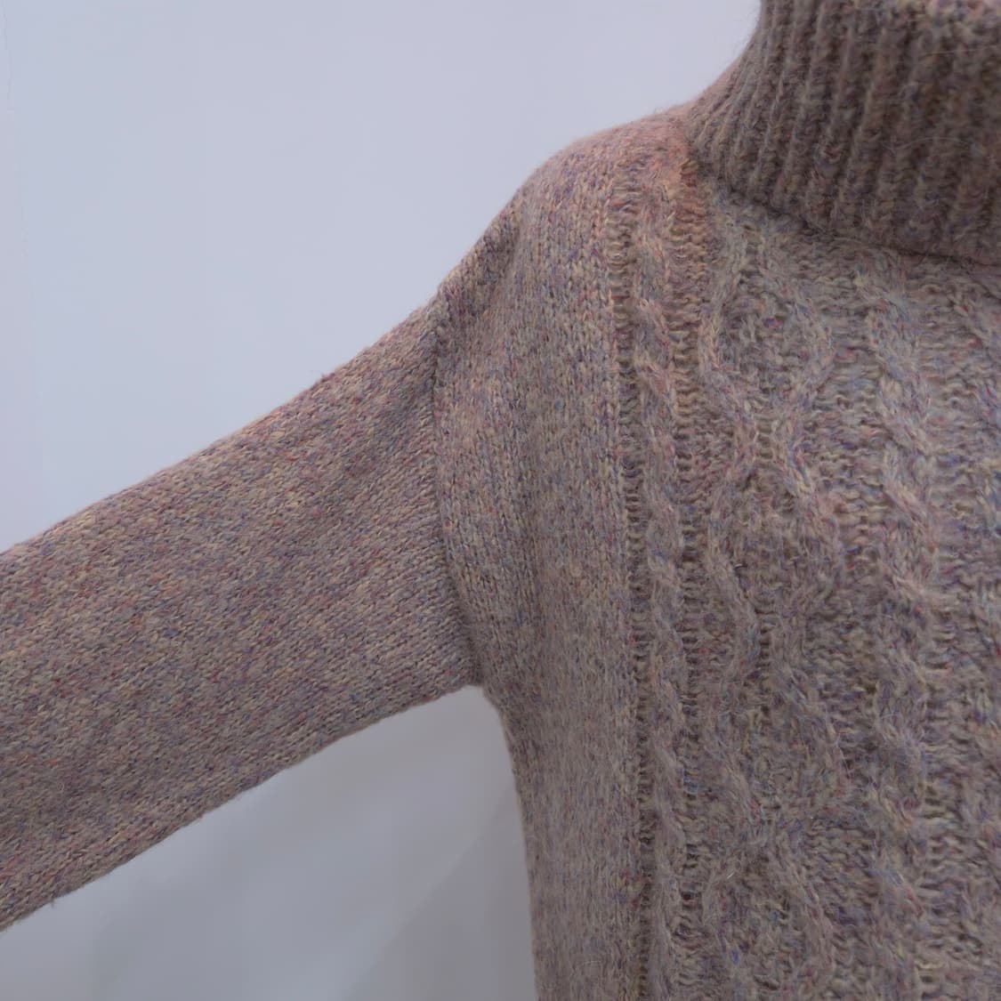 알파카 블렌드 폴라 케이블 니트 상품이미지7