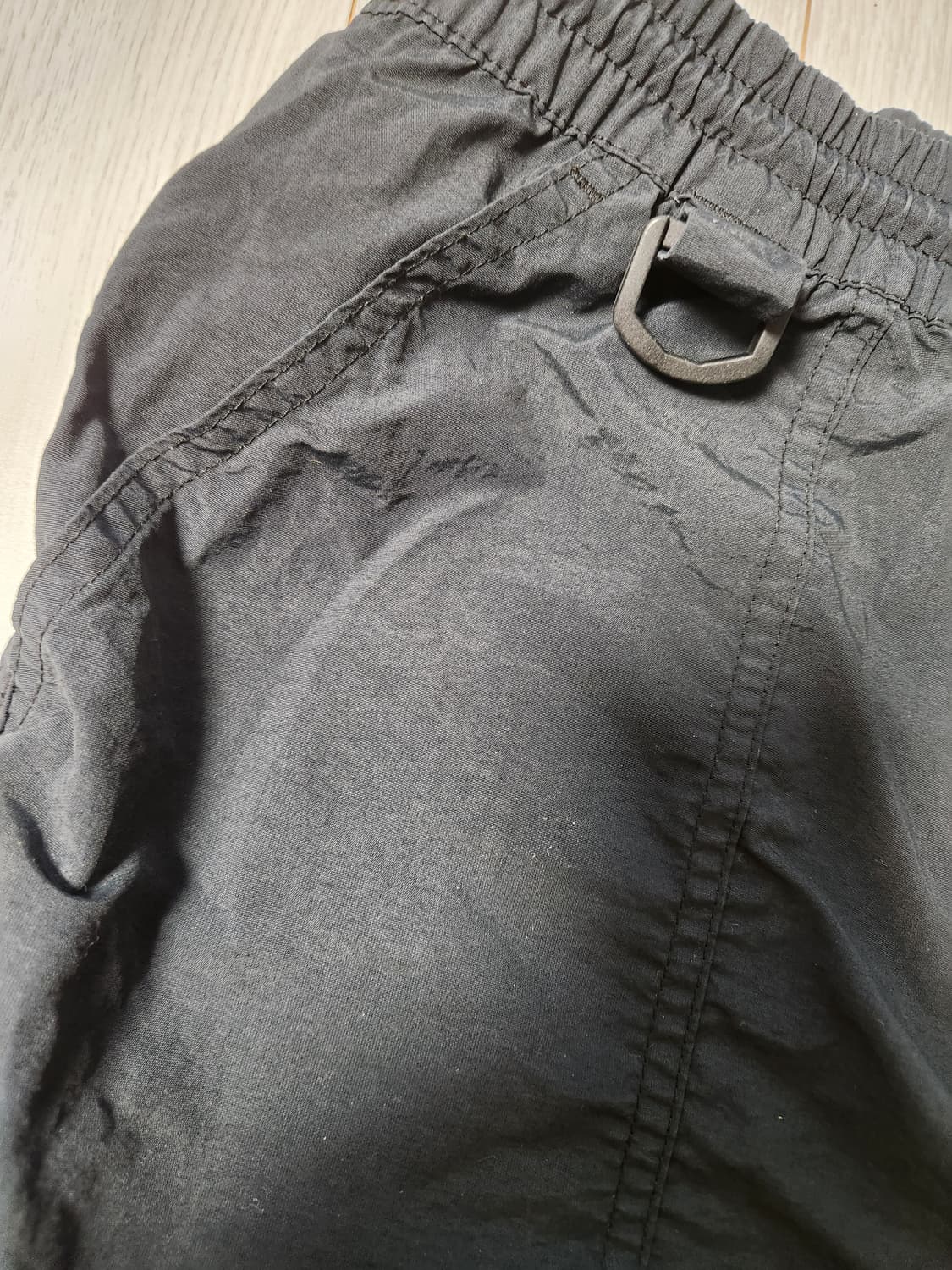 코드그라피 나이론 밴딩 반바지 사이즈L

세탁으로 인한 사용감 외에 오염 상품이미지6