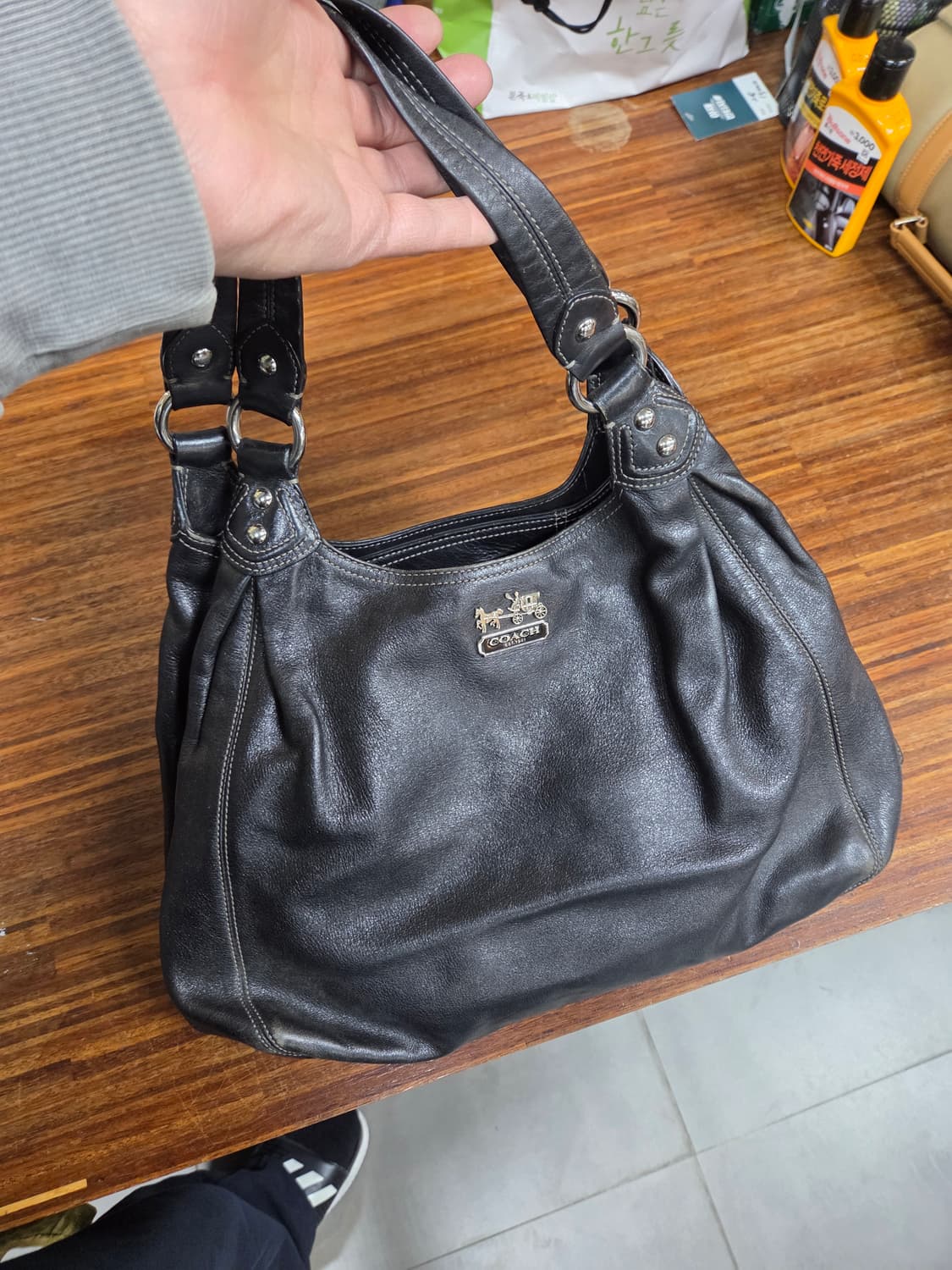 코치 메디슨 가죽 호보백 상품이미지6