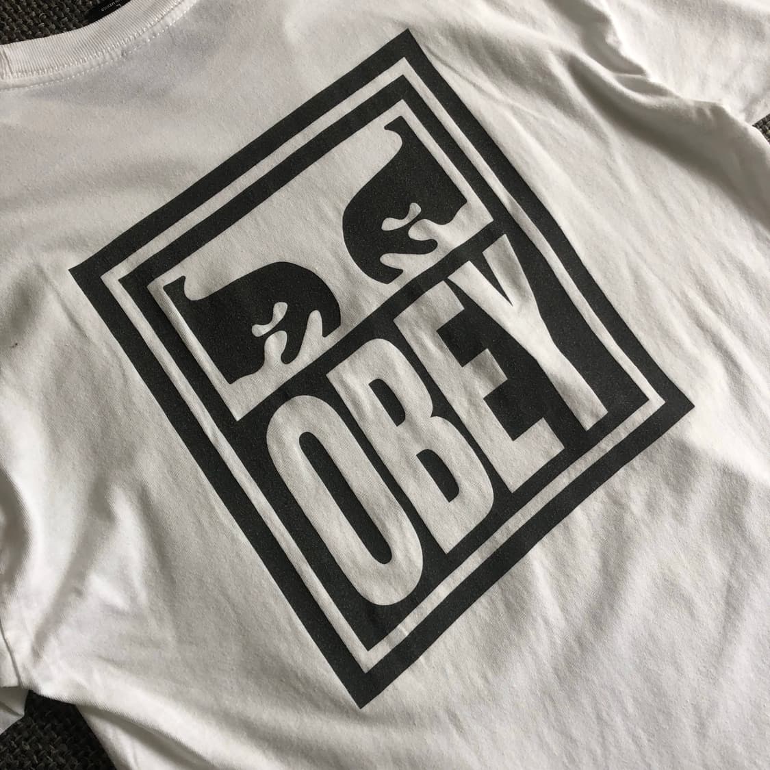 [L] OBEY 빅 프린팅 반팔 (검.흰) 상품이미지3