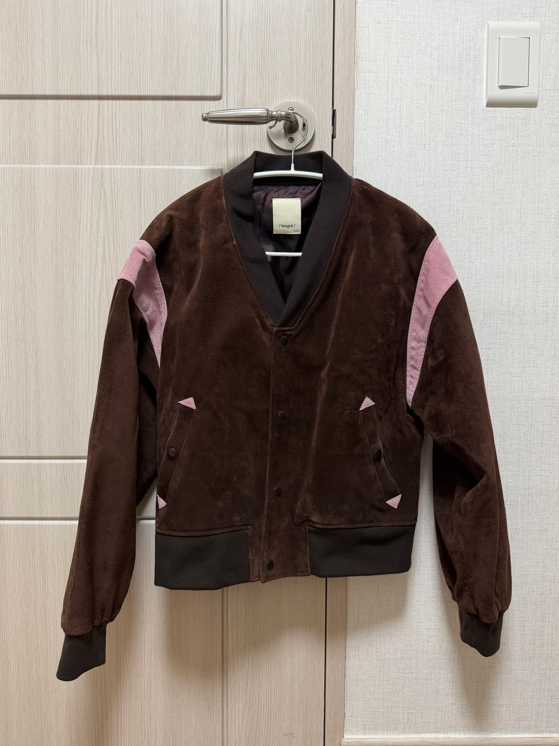 브라운 스웨이드 배색 바시티 상품이미지1