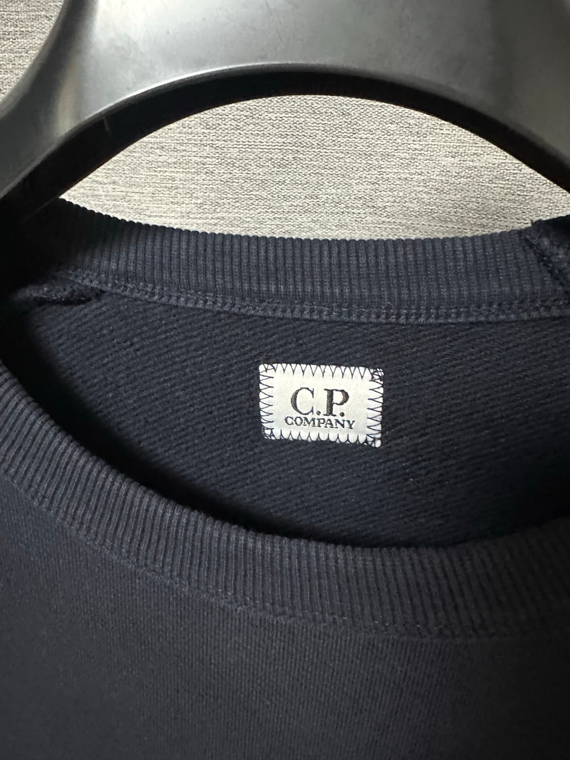 CP컴퍼니 렌즈와펜 포켓 맨투맨 블랙 (L) 상품이미지4