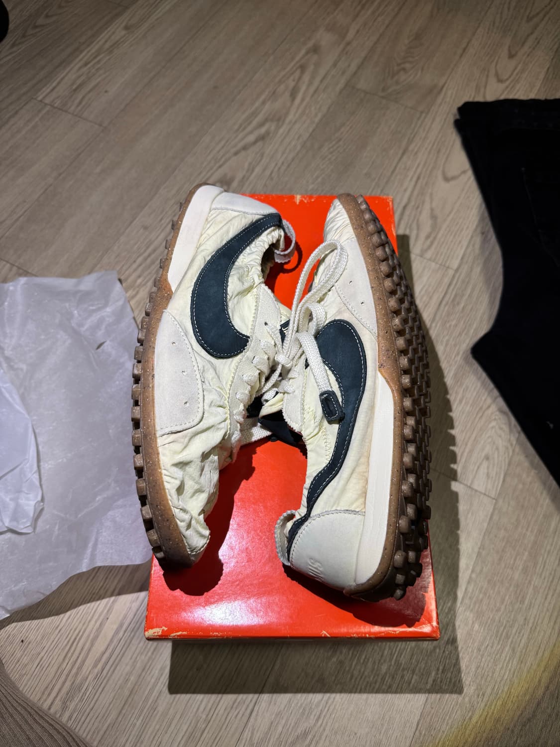 자크뮈스 나이키 문슈 SP 앨레베스터 오프 누아르 상품이미지5