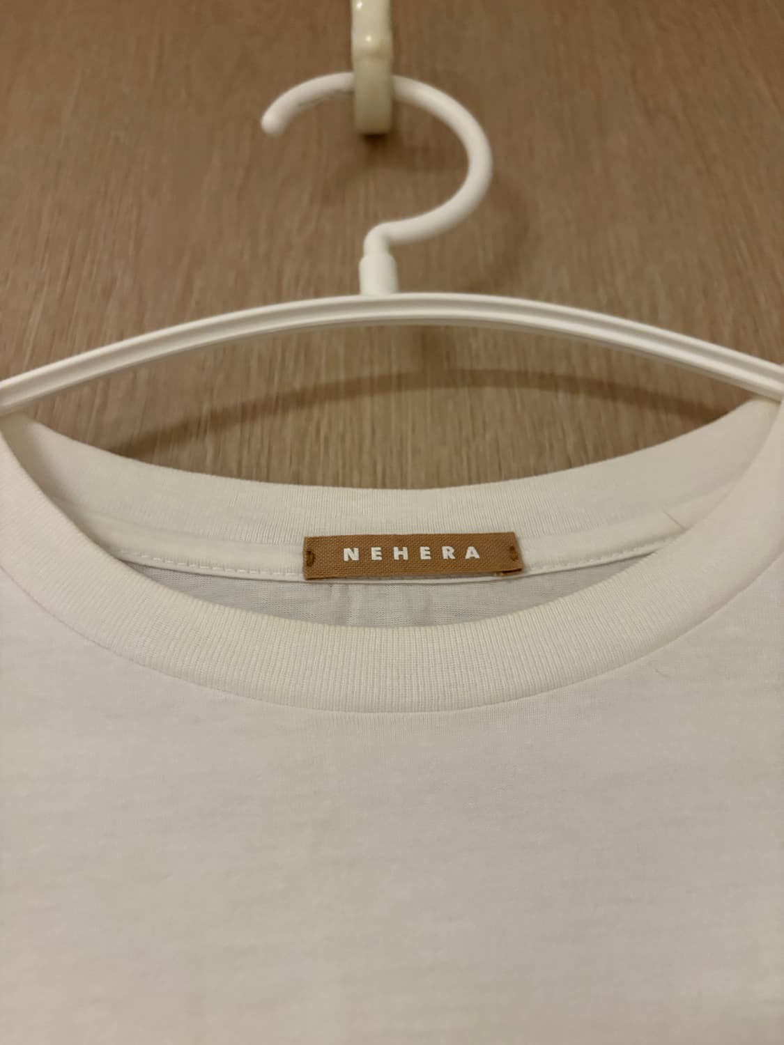 Nehera 네헤라 더로우무드 반팔티  상품이미지2