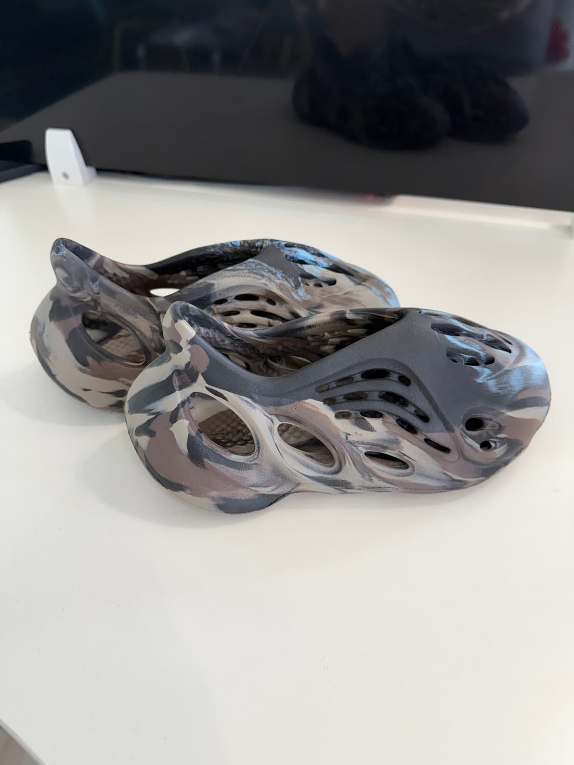 아디다스 이지 폼러너 230mm 상품이미지3