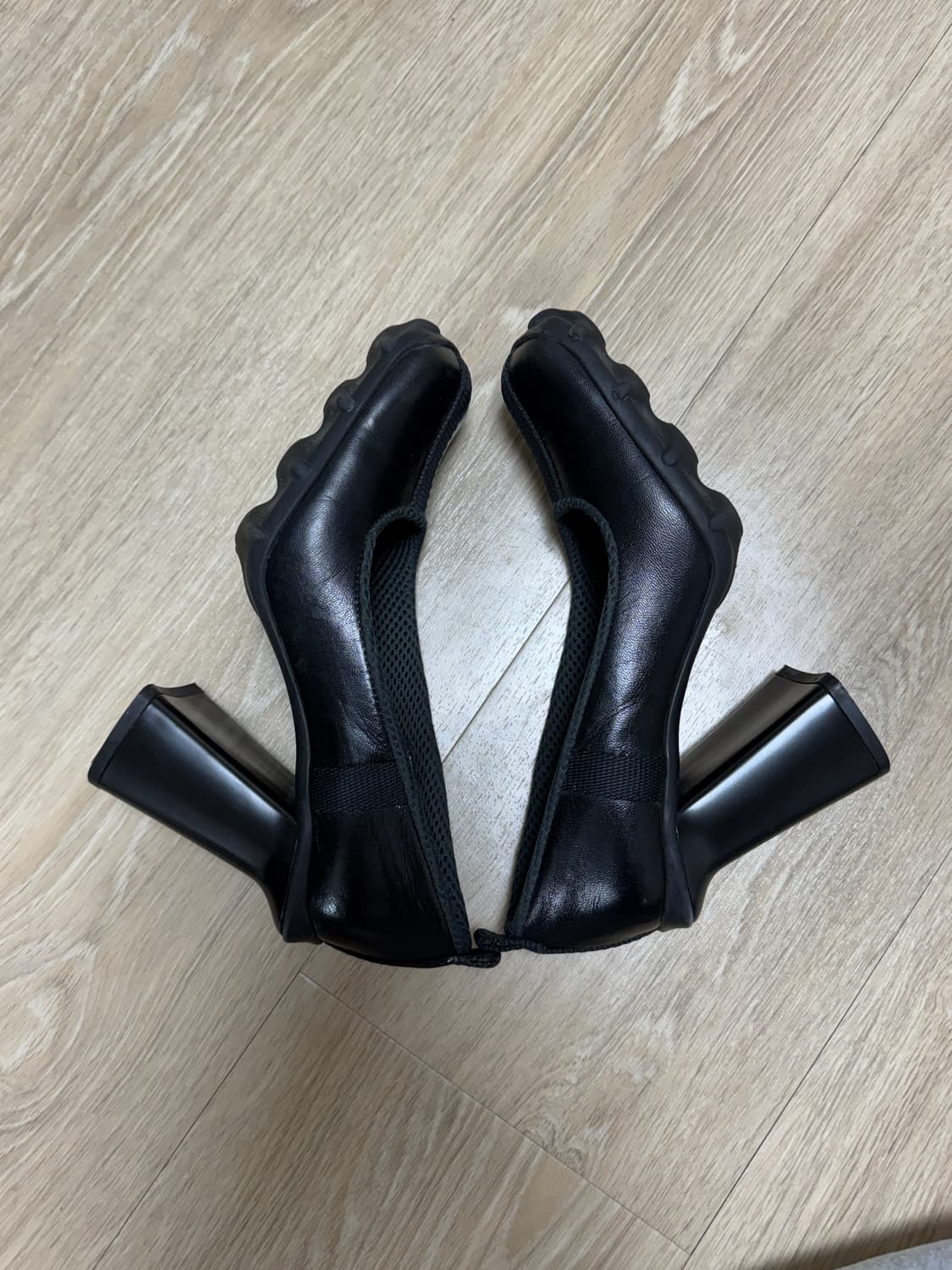 Miu Miu FW 1999 미우미우 버블솔 블랙 레더 힐 상품이미지6