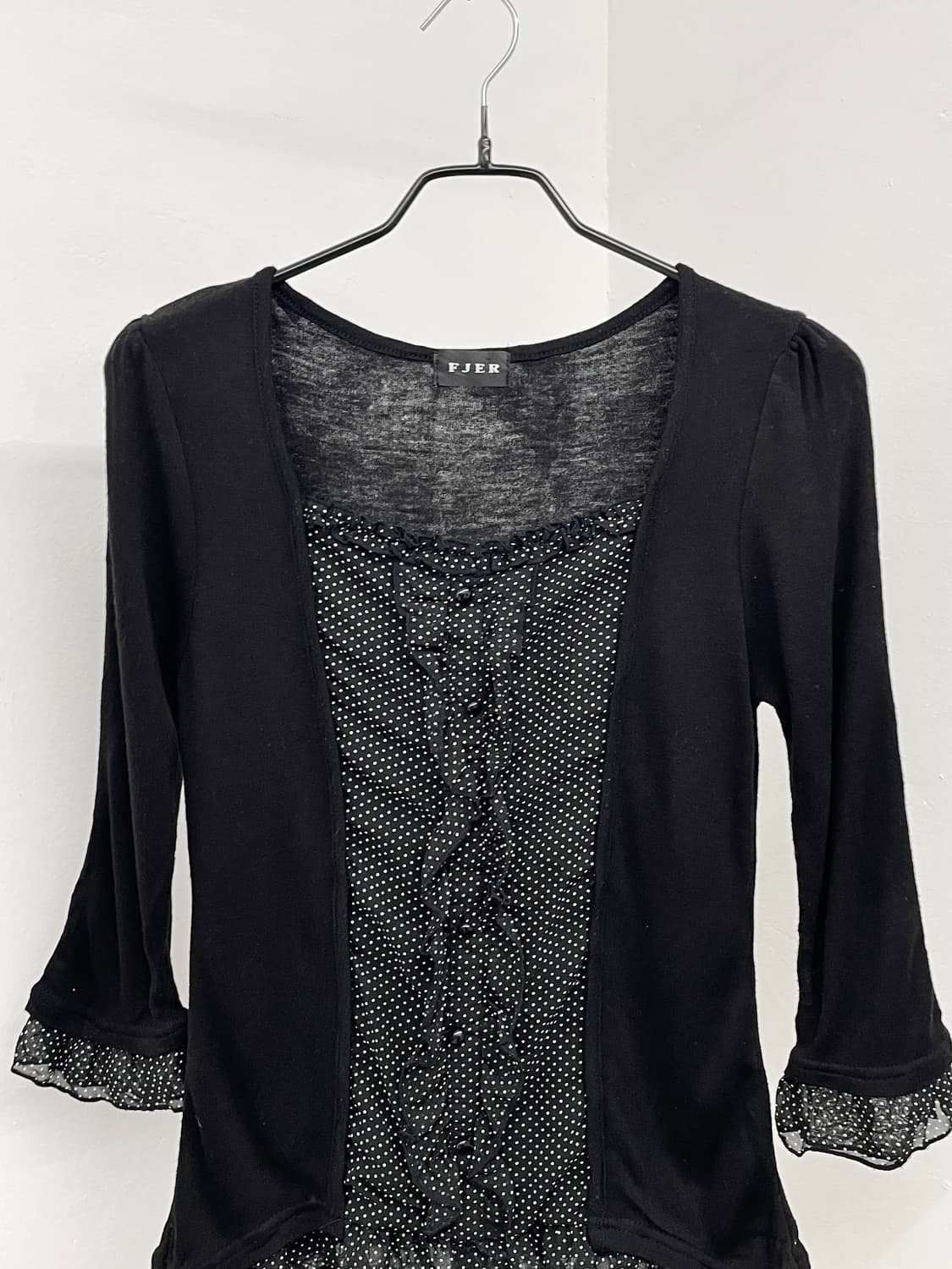 블랙 버튼 도트 프릴 탑 상품이미지5