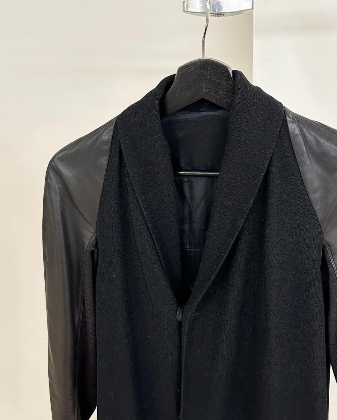 릭오웬스 블랙 레이온 레더 코트 상품이미지5