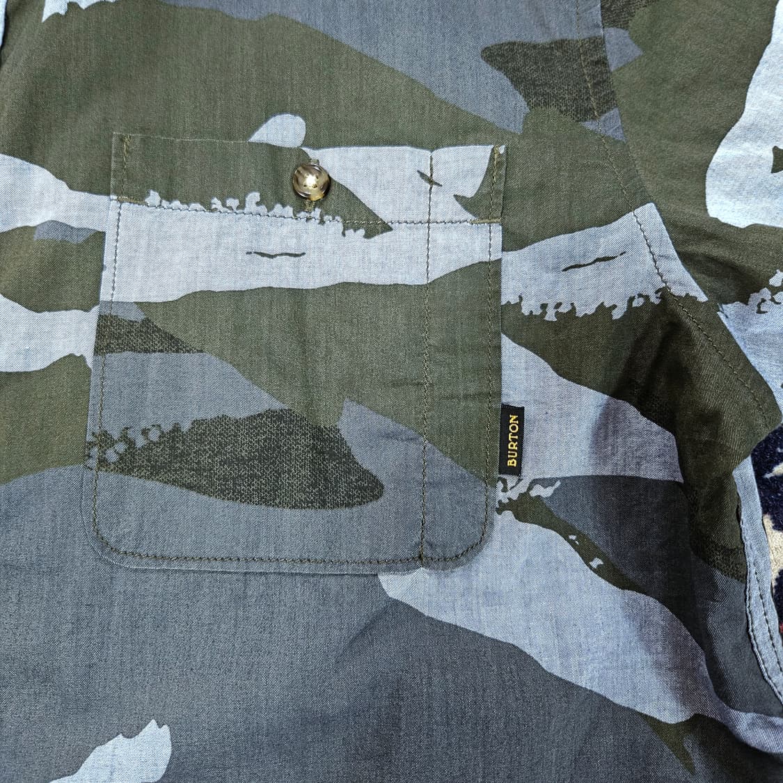 BURTON in USA 블루 카모플라쥬 반팔 셔츠 상품이미지4