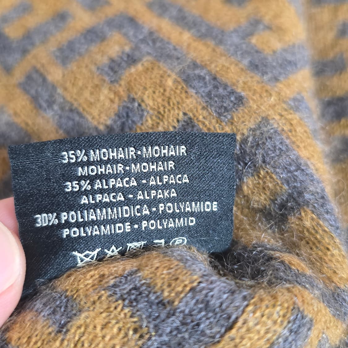 펜디 머플러 모헤어+ 알파카 상품이미지5