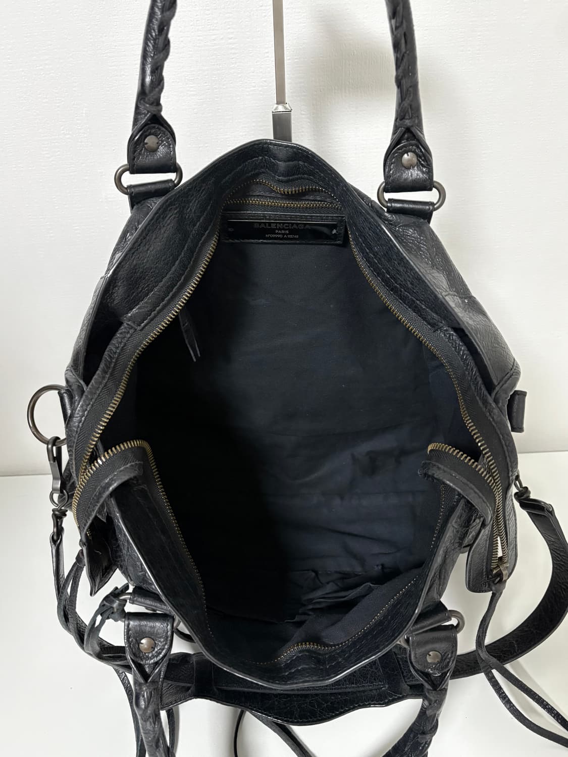 발렌시아가 시티 모터백 블랙 상품이미지6