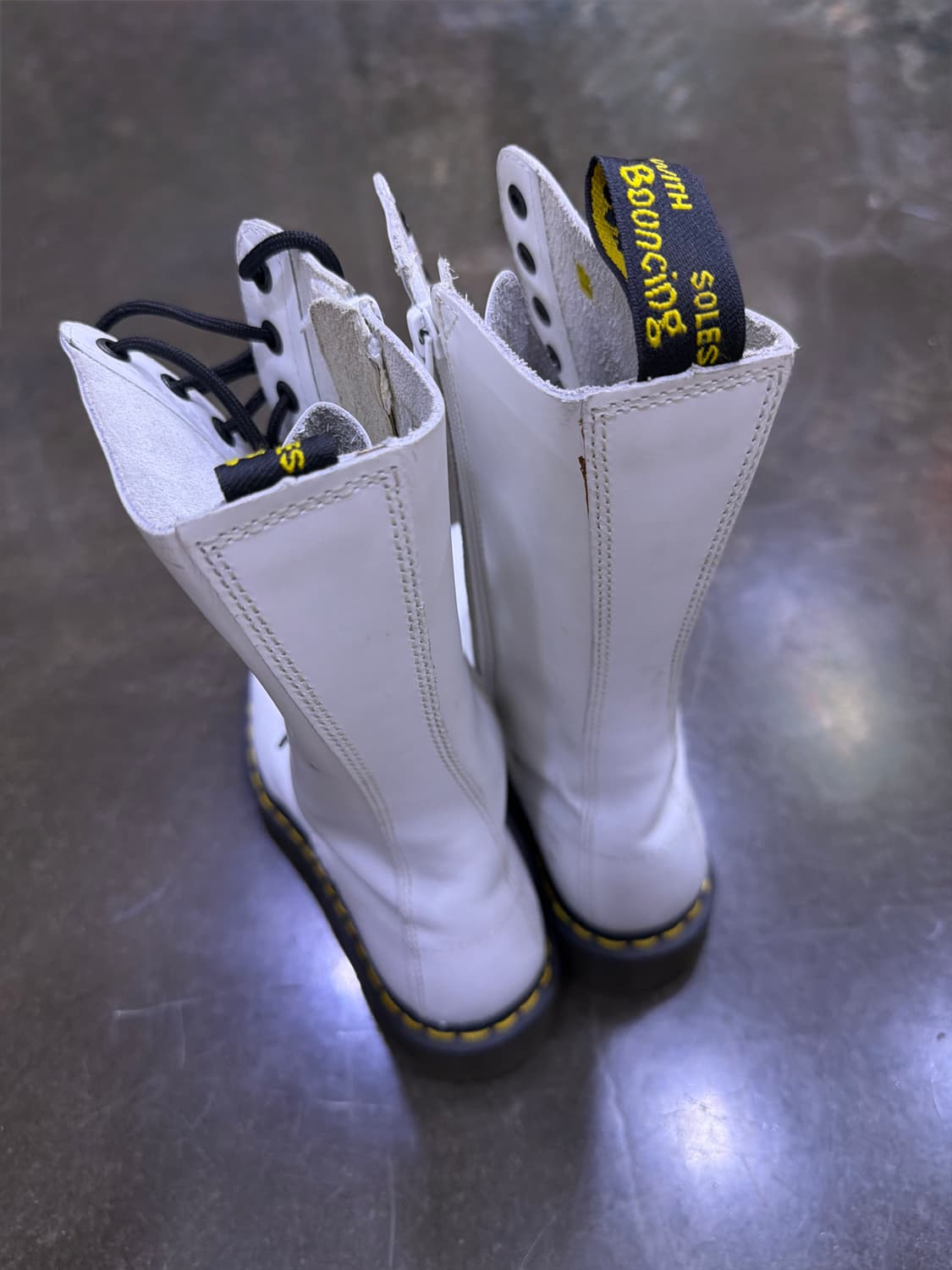 닥터마틴 1914W 14홀 지퍼 부츠 워커 화이트 250 상품이미지3