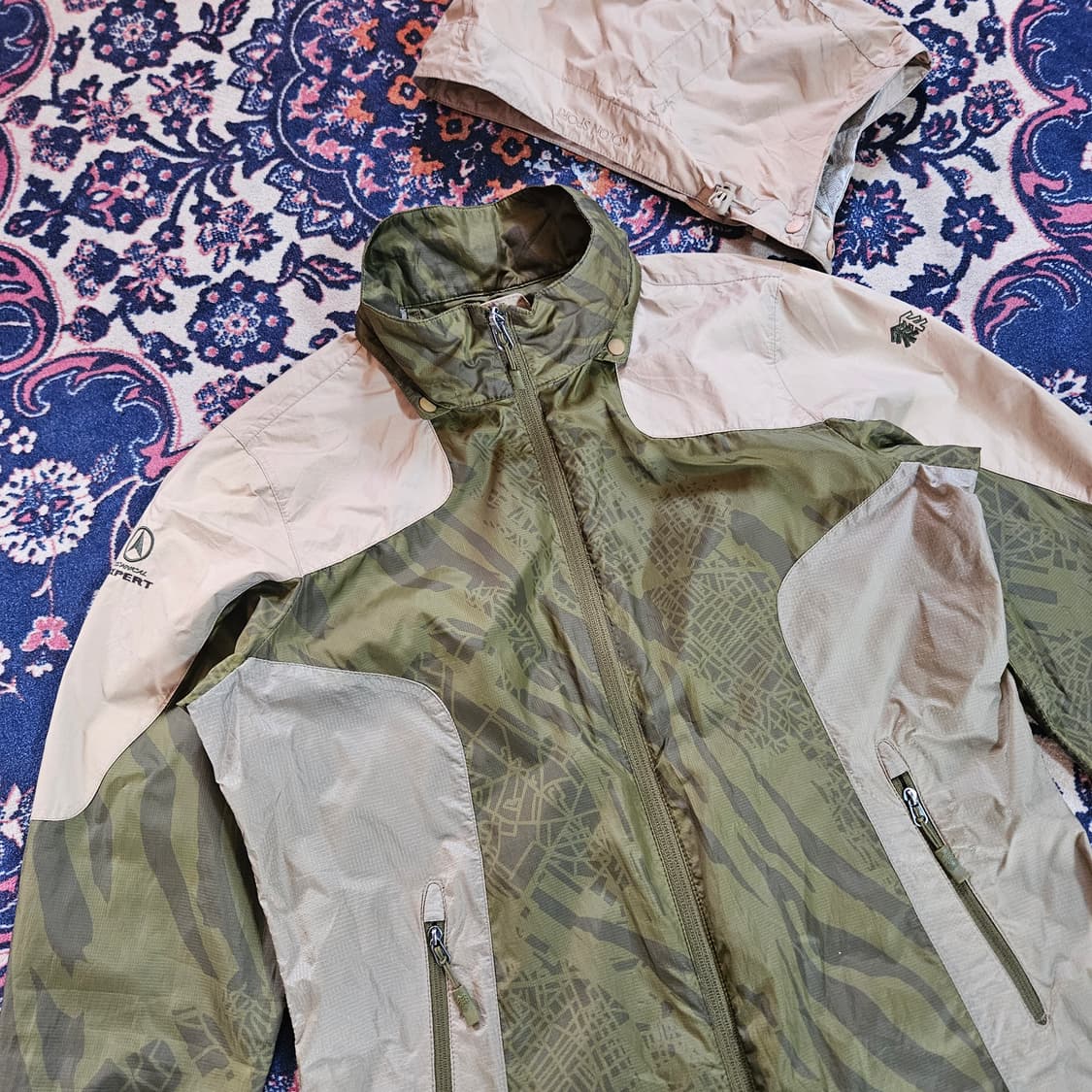 코오롱(KOLON) 카키 컬러 배색 경량 바람막이 90size 상품이미지2