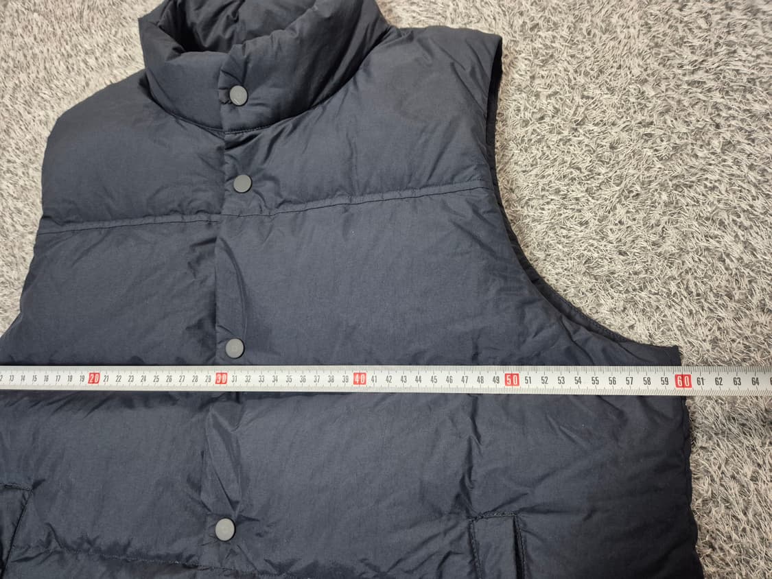 유니클로 남성 다운 패딩 조끼 XL 상품이미지8