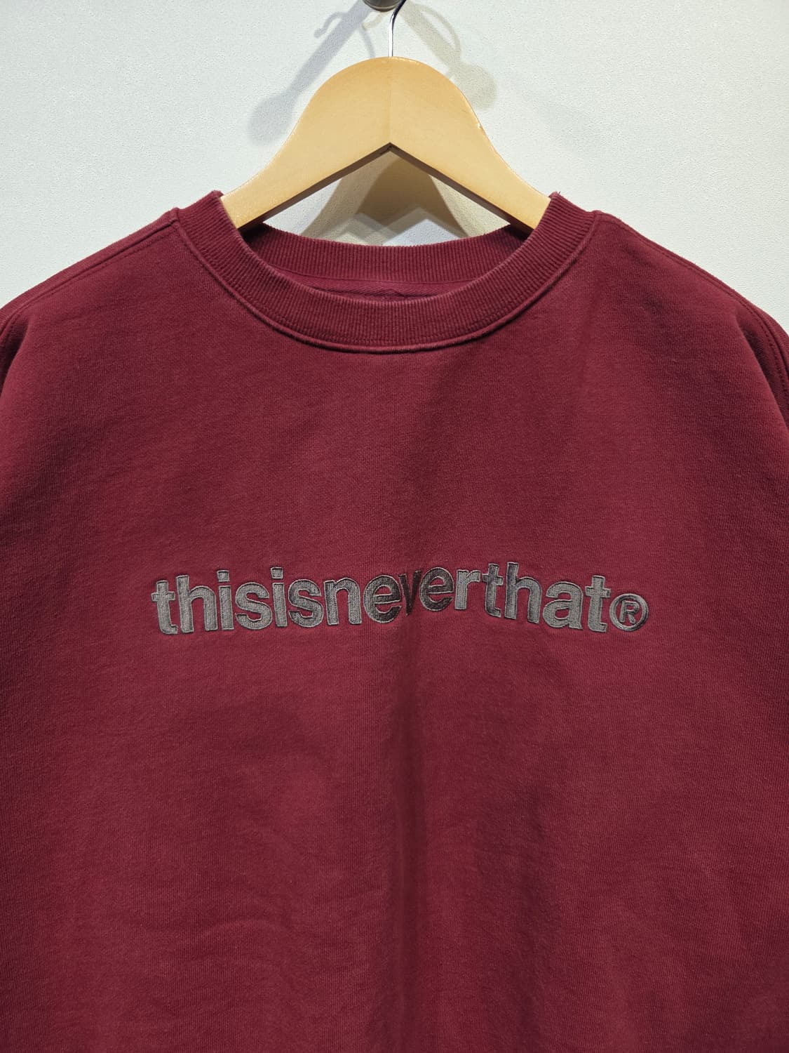 thisisneverthat 디스이즈네버댓 자수 로고 맨투맨 상품이미지3