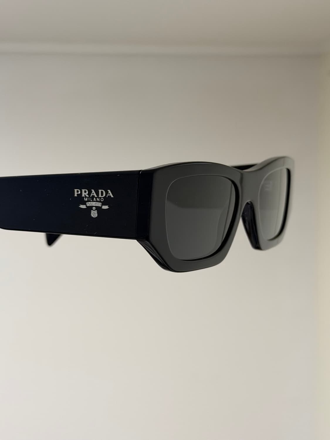 프라다 선글라스 상품이미지2