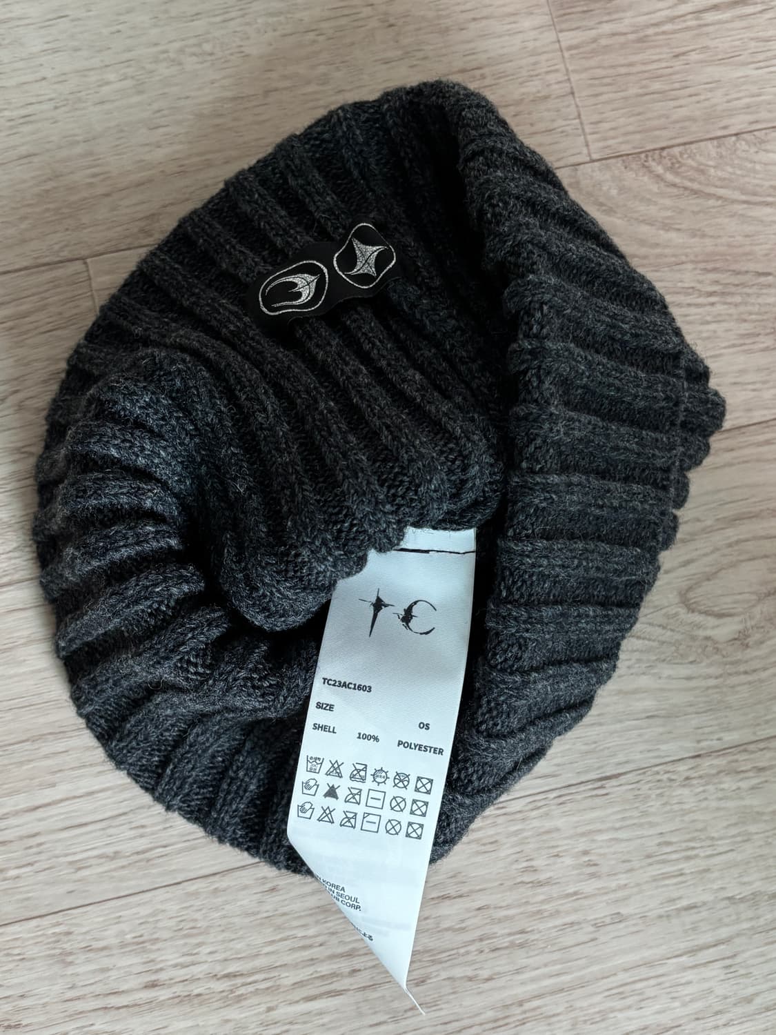 떠그클럽 엠블럼 베이직 비니 차콜 상품이미지3