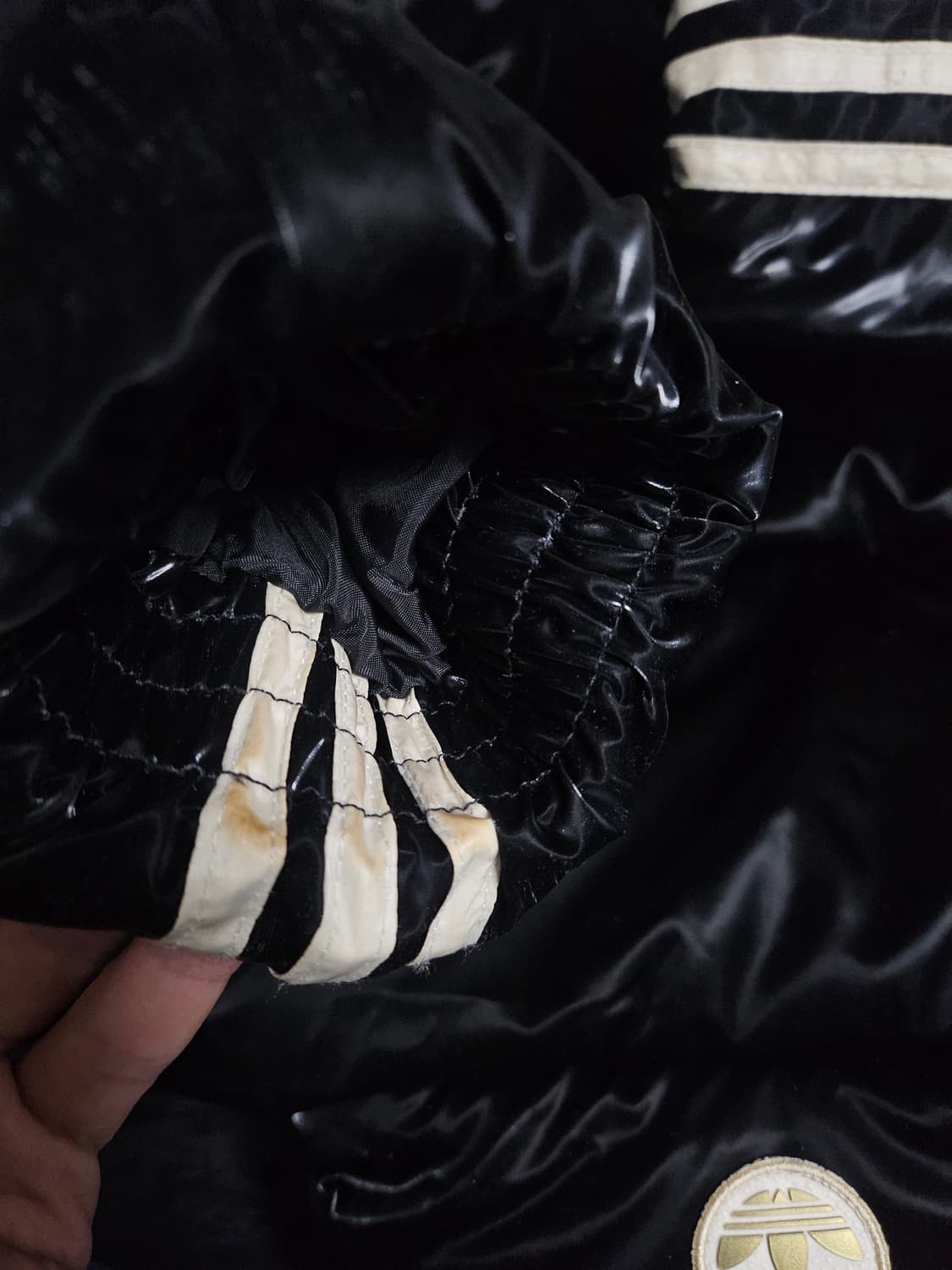 아디다스 스키 시크 푸퍼 에나멜 패딩 상품이미지10