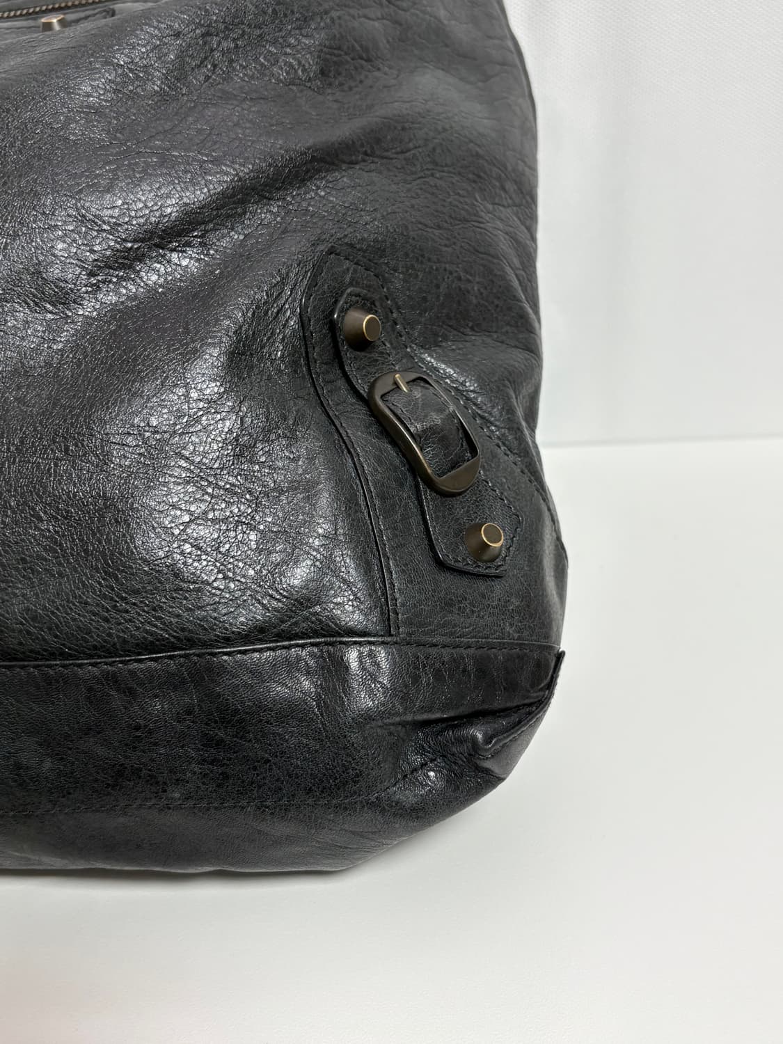 발렌시아가 데이 모터백 블랙 상품이미지3