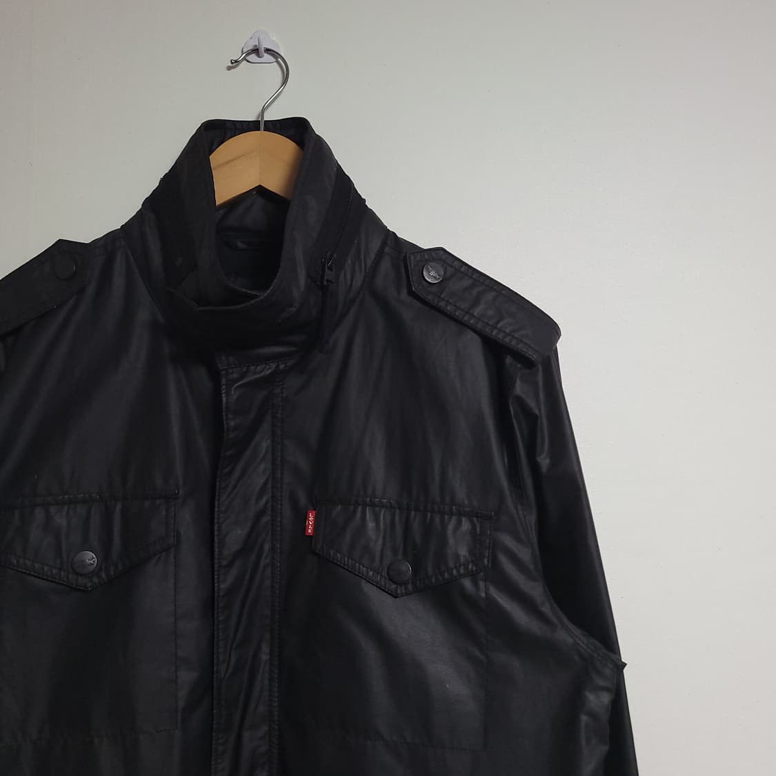 (M) LEVI'S 리바이스 블랙 넥버클 유광 밀리터리 자켓 점퍼 상품이미지2