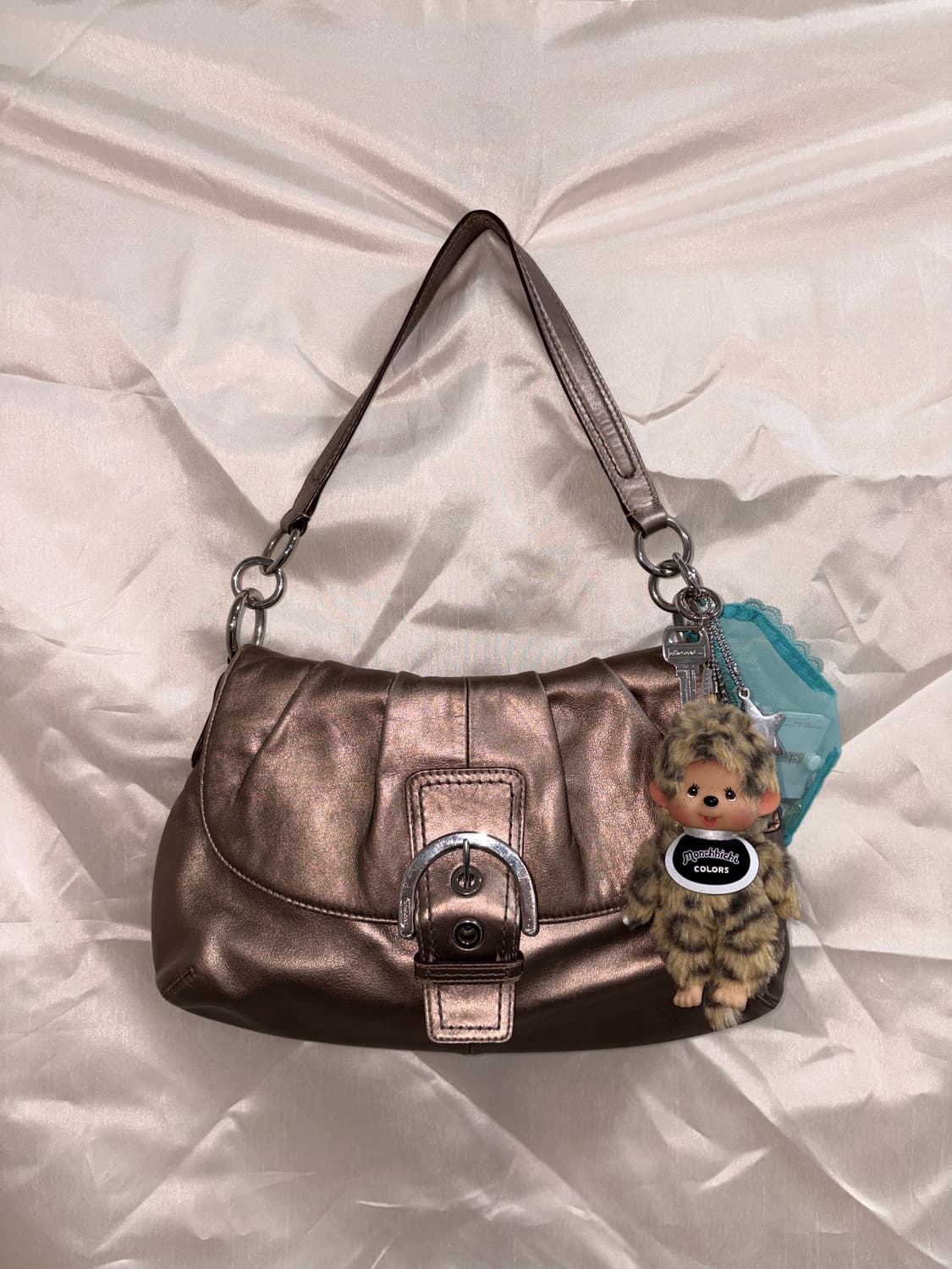 Coach gold brown glitter shoulder bag 상품이미지3