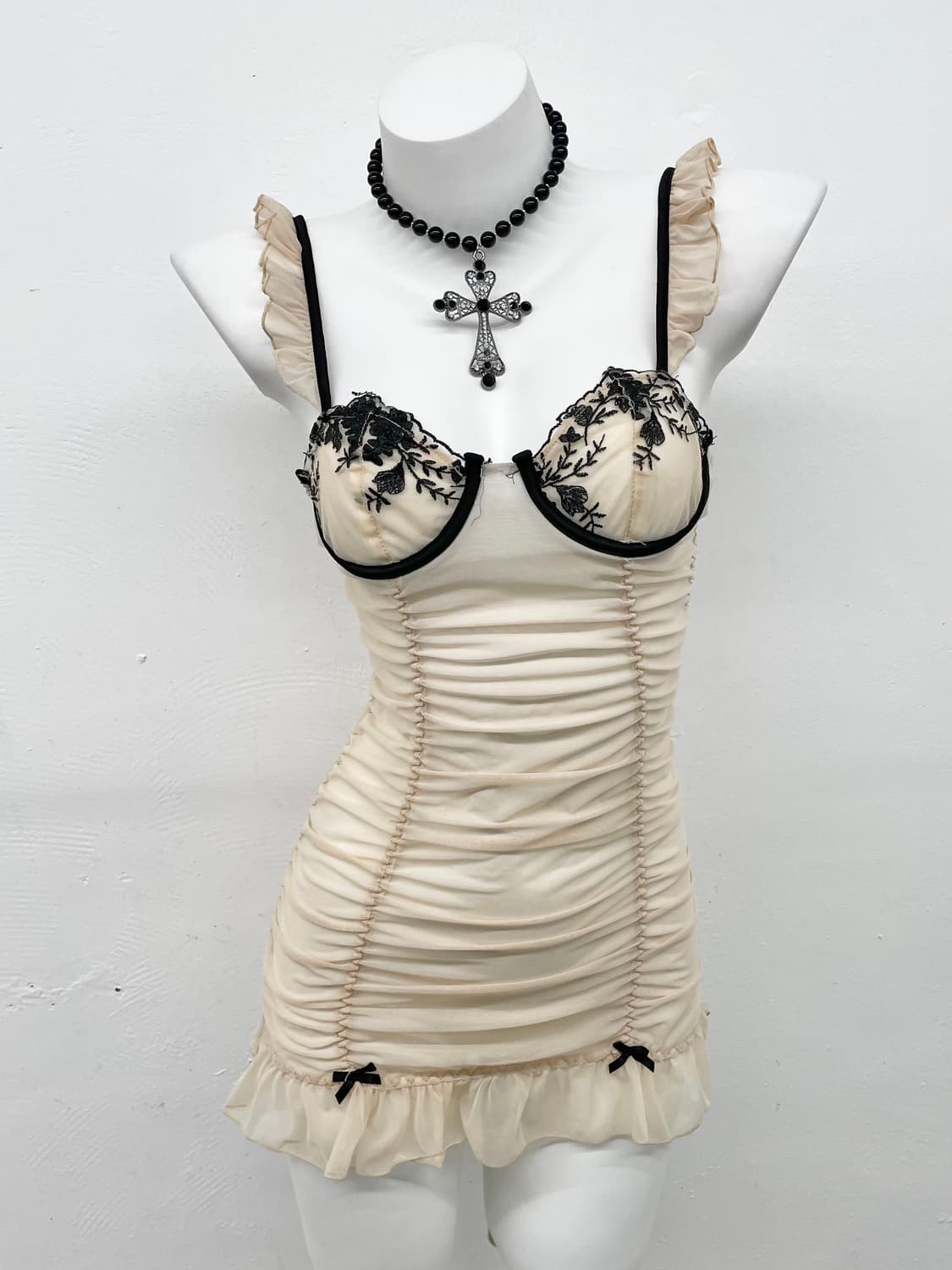 갸루 시어 셔링 프릴 슬립 상품이미지1