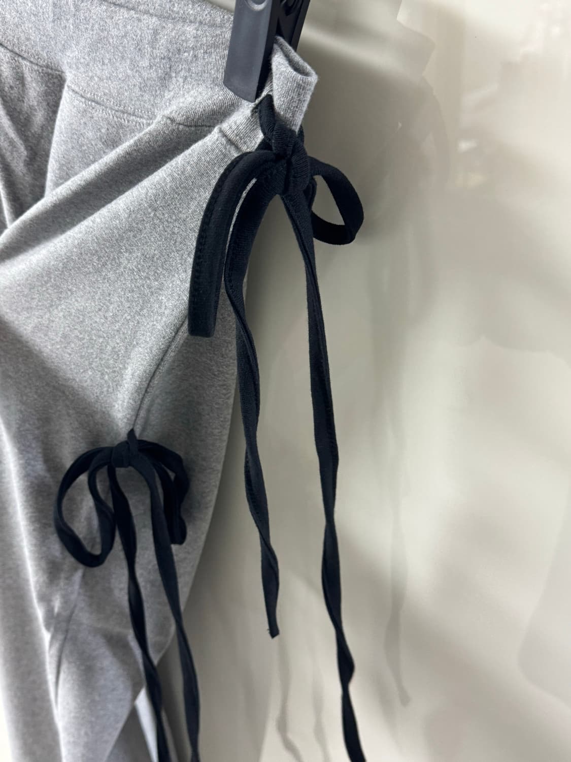 LOSESLEEPOVER 회색 끈 장식 밴딩 팬츠 상품이미지2
