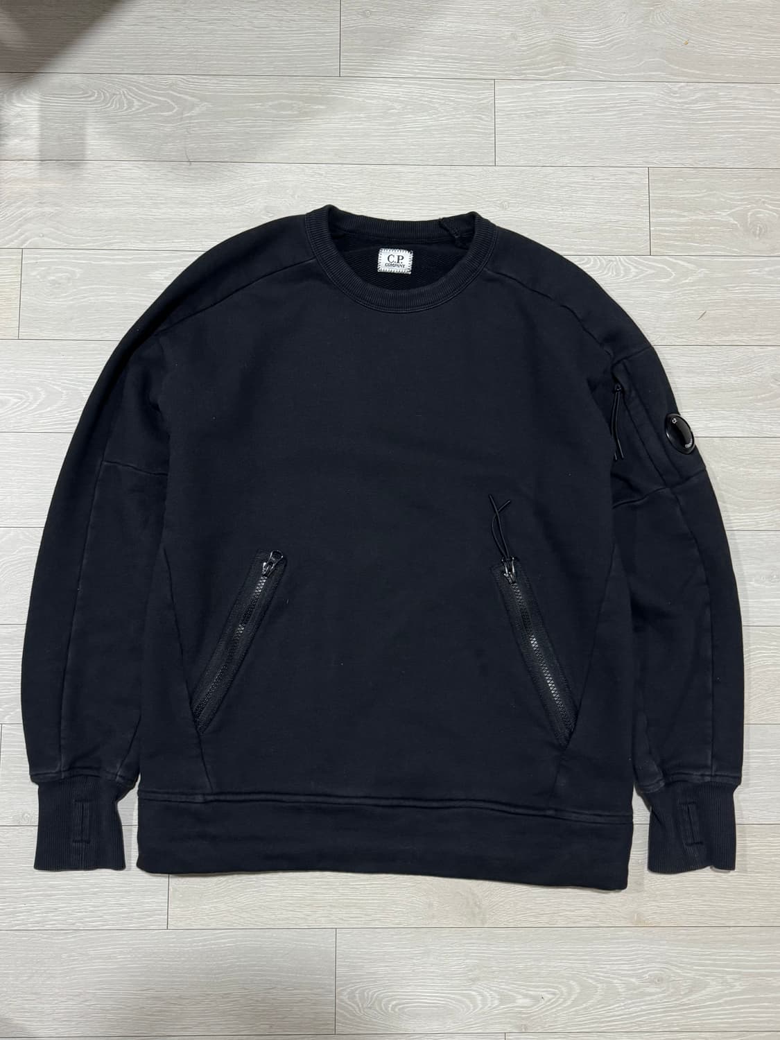 CP컴퍼니 렌즈와펜 맨투맨  상품이미지1