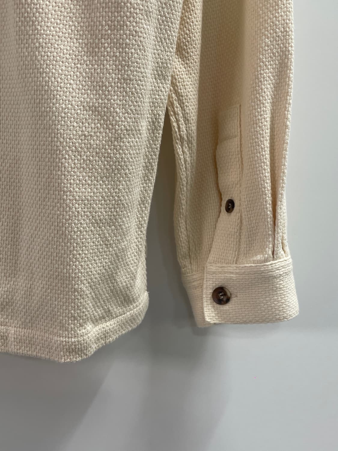 세터 크림색 오픈라카 니트 셔츠 (on.678)   상품이미지4