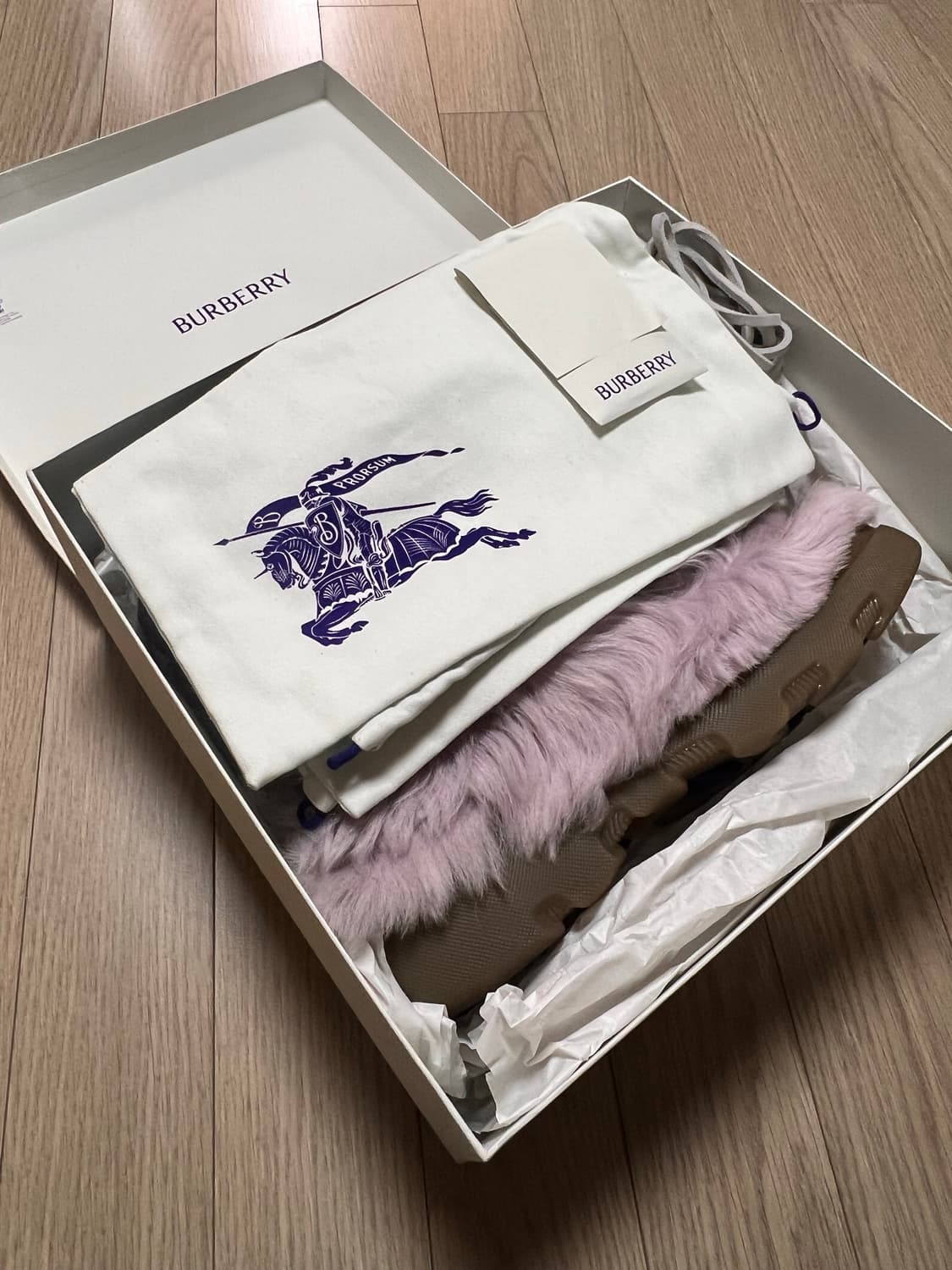 버버리 시어링 크리퍼 핑크45  상품이미지2