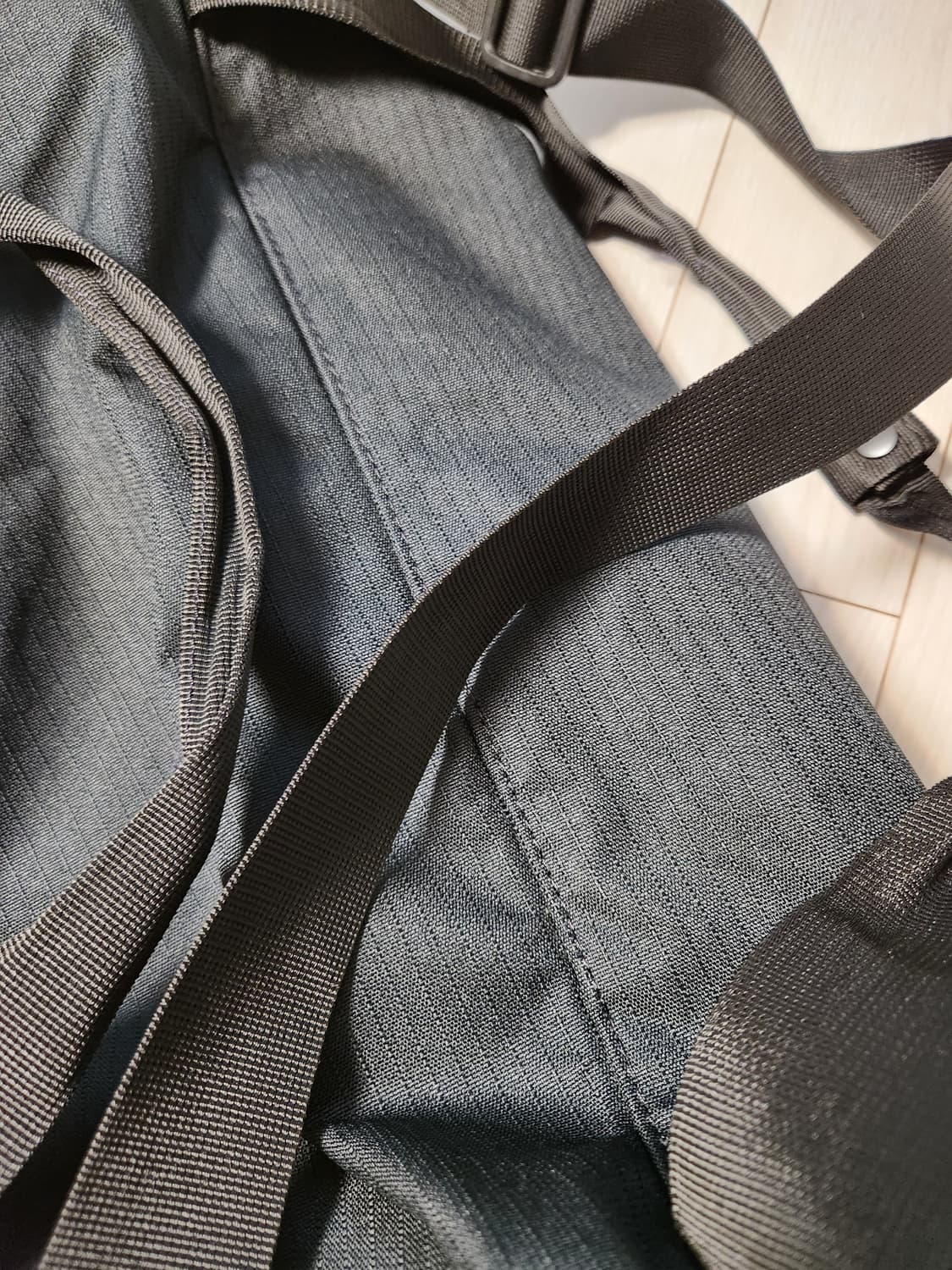 나이키 브라질리아 S 더플백 BA5957-010(미사용,새상품급)

스포 상품이미지7