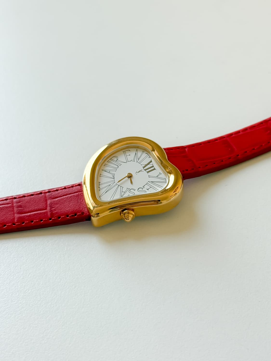 입생로랑 40주년 하트 시계 상품이미지8