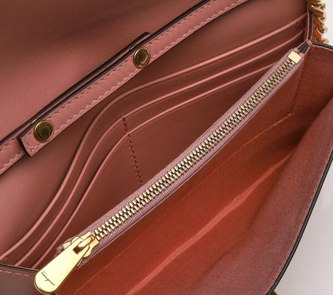 [S급] 페라가모 트리폴리오 간치니 크로스백 판매합니다!!! 상품이미지5