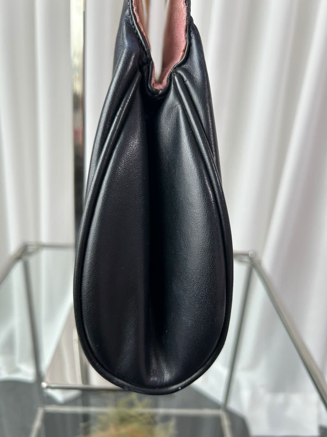 펜디 퍼스트 나파 레더 컷아웃 핸드백 상품이미지6