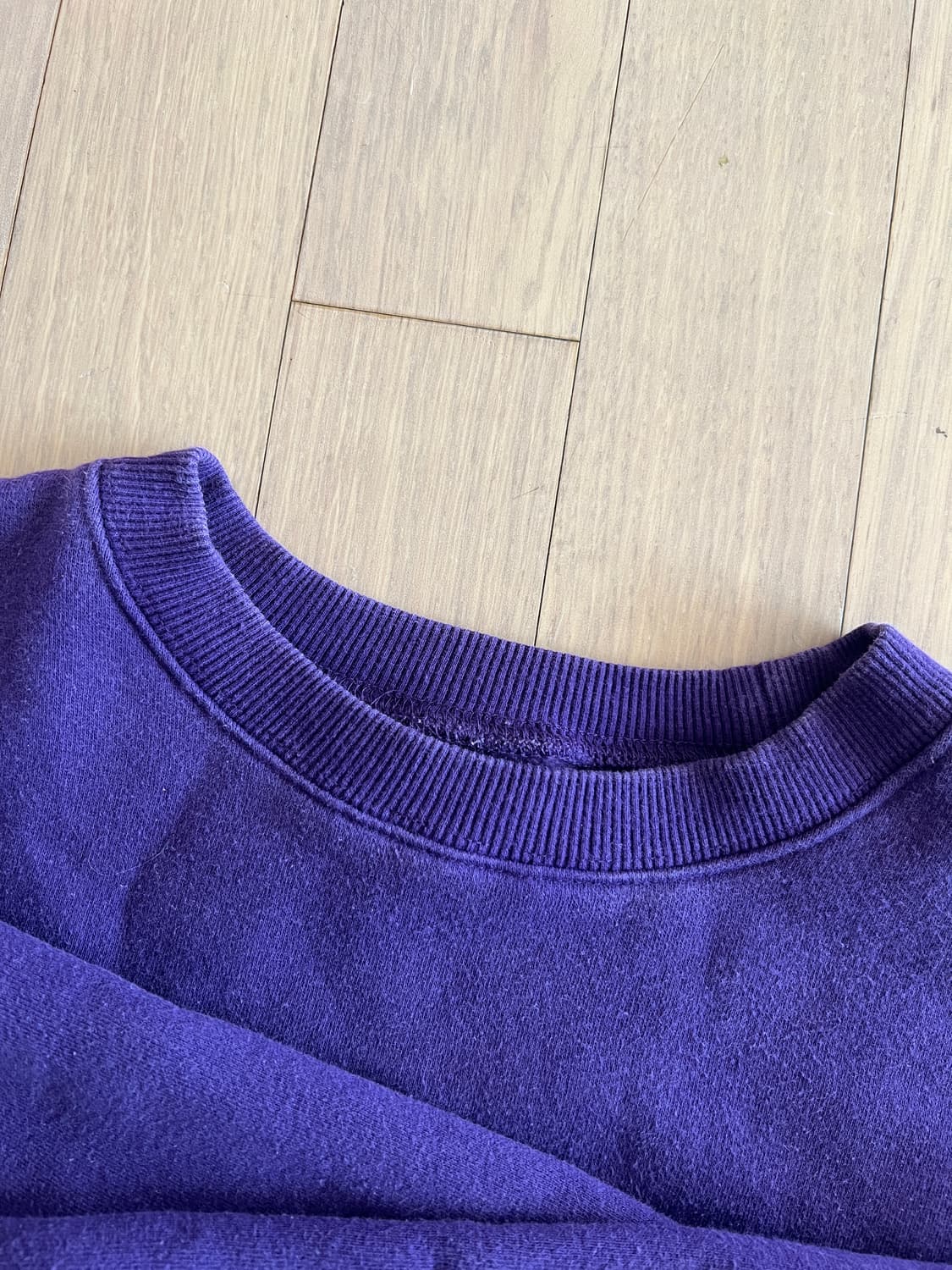 KIRSH 키르시 스몰 체리 로고 기모 맨투맨 Purple 상품이미지4