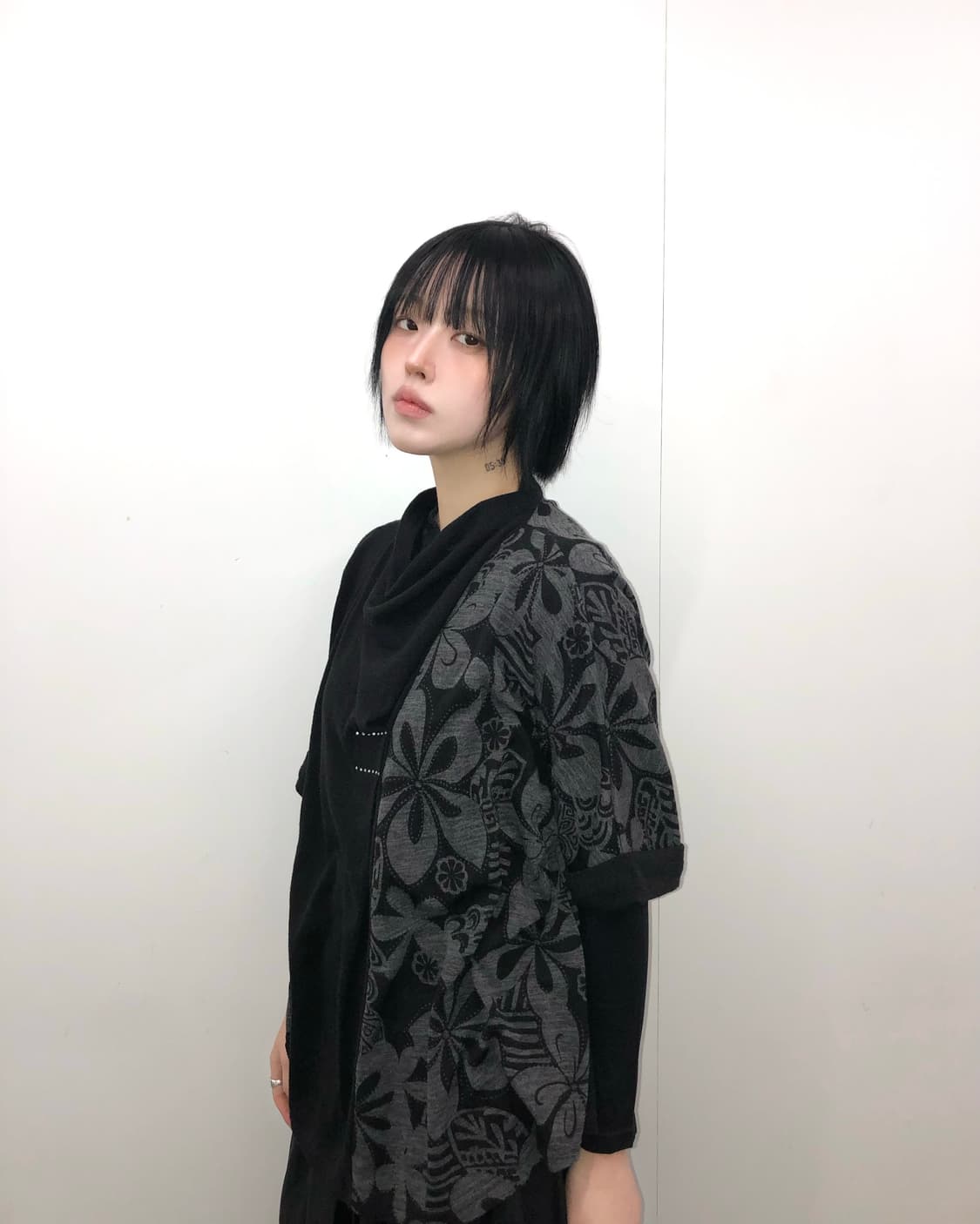 블랙 플라워 오버핏 반팔 상품이미지1