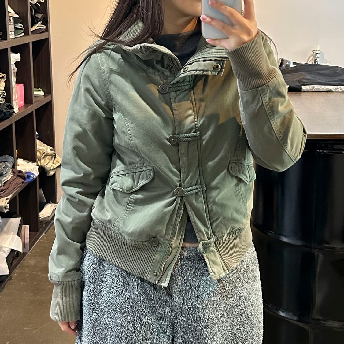 아디다스 카키 봄버 점퍼 상품이미지10