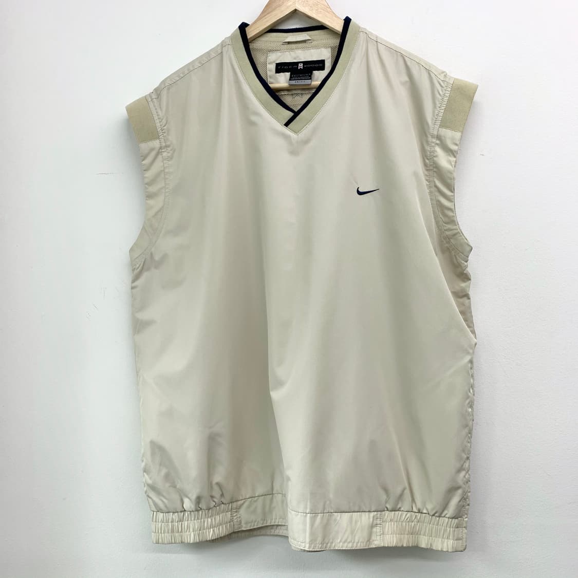 나이키 스우시 타이거 우즈 아이보리 베스트 상품이미지3